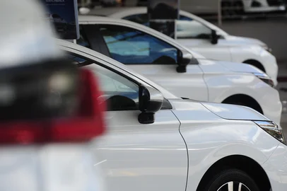 CAXIAS DO SUL, RS, BRASIL, 22/02/2023. De acordo com dados da Fenabrave foram emplacados 659 veículos na região de Caxias do Sul em janeiro deste ano. O número do primeiro mês de 2023 é superior ao do ano passado quando 530 veículos foram emplacados na região. (Bruno Todeschini/Agência RBS)Indexador: BTK<!-- NICAID(15356553) -->