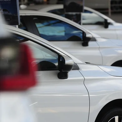 CAXIAS DO SUL, RS, BRASIL, 22/02/2023. De acordo com dados da Fenabrave foram emplacados 659 veículos na região de Caxias do Sul em janeiro deste ano. O número do primeiro mês de 2023 é superior ao do ano passado quando 530 veículos foram emplacados na região. (Bruno Todeschini/Agência RBS)Indexador: BTK<!-- NICAID(15356553) -->