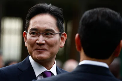 (FILES) In this file photo taken on May 10, 2022 Lee Jae-yong, Samsung Electronics vice chairman and de facto leader of Samsung Group, attends an inaugural dinner of South Korea's President Yoon Suk-yeol in Seoul. - The heir and de facto leader of Samsung group received a presidential pardon on August 12, 2022, the latest example of South Korea's long tradition of freeing business leaders convicted of corruption on economic grounds. (Photo by JEON HEON-KYUN / POOL / AFP)Editoria: POLLocal: SeoulIndexador: JEON HEON-KYUNSecao: politics (general)Fonte: POOLFotógrafo: STR<!-- NICAID(15173380) -->