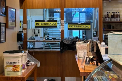 Vigilância interdita padaria no Moinhos de Vento, em Porto Alegre<!-- NICAID(16100095) -->
