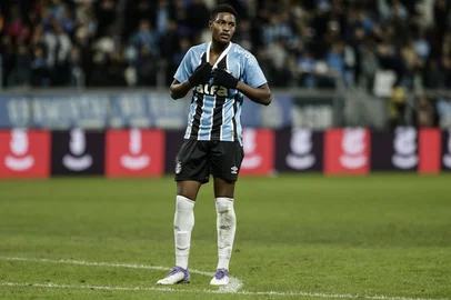 PORTO ALEGRE, RS, BRASIL, 12-06-2025: Grêmio recebe Corinthians pela 12ª rodada do Campeonato Brasileiro 2025, na Arena Porto-Alegrense. O tricolor vem de duas vitórias seguidas no campeonato e busca manter o bom momento na véspera da parada para o Mundial de Clubes. Riquelme. Foto: André Ávila/Agência RBSIndexador: Andre Avila<!-- NICAID(16058759) -->