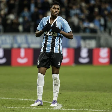 PORTO ALEGRE, RS, BRASIL, 12-06-2025: Grêmio recebe Corinthians pela 12ª rodada do Campeonato Brasileiro 2025, na Arena Porto-Alegrense. O tricolor vem de duas vitórias seguidas no campeonato e busca manter o bom momento na véspera da parada para o Mundial de Clubes. Riquelme. Foto: André Ávila/Agência RBSIndexador: Andre Avila<!-- NICAID(16058759) -->
