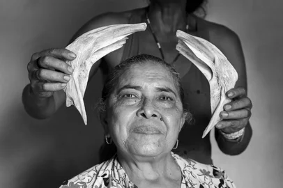 A fotojornalista gaúcha Ana Mendes venceu em 2024 o Prêmio Funarte Marc Ferrez de Fotografia – o maior do Brasil -  na categoria Criação da Obras Fotográficas. O trabalho desenvolvido durante o ano de 2025 é agora apresentado na exposição “Quem é pra ser já nasce” no dia 17 de janeiro, neste sábado, em Belém (PA). A mostra segue até 20 de fevereiro.<!-- NICAID(16204540) -->