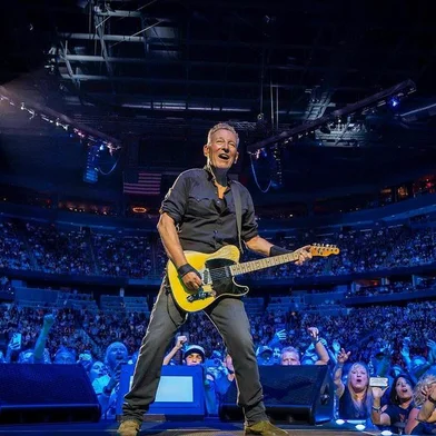 Bruce Springsteen <!-- NICAID(15774557) -->