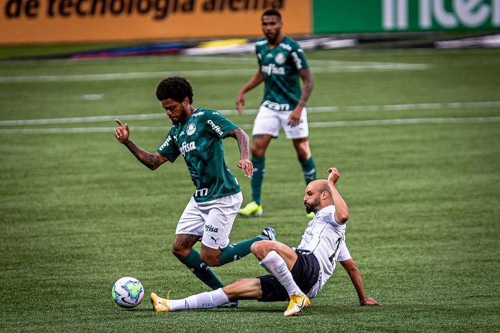 Após erro em estreia, Wesley se desculpa com torcedores do Grêmio