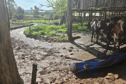 Imagem de poluição hídrica em Vista Alegre.<!-- NICAID(16347097) -->