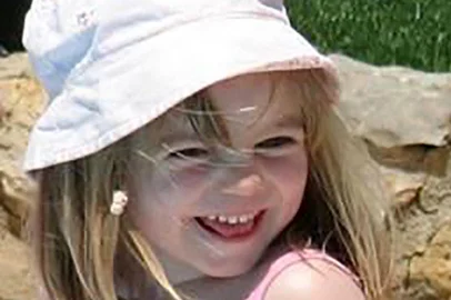 An undated handout photograph released by the Metropolitan Police in London on June 3, 2020, shows Madeleine McCann who disappeared in Praia da Luz, Portugal on May 3, 2007. German police said Wednesday they have identified a new suspect in the mysterious disappearance of British girl Madeleine McCann in 2007. "In connection with the disappearance of the then three-year-old British girl Madeleine Beth McCann..., the Braunschweig public prosecutor's office is investigating a 43-year-old German citizen on suspicion of murder," said federal police in a statement. (Photo by Handout / Madeleine McCann / AFP) / RESTRICTED TO EDITORIAL USE - MANDATORY CREDIT "AFP PHOTO / METROPOLITAN POLICE " - NO MARKETING NO ADVERTISING CAMPAIGNS - DISTRIBUTED AS A SERVICE TO CLIENTSEditoria: CLJLocal: LondonIndexador: HANDOUTSecao: policeFonte: METROPOLITAN POLICEFotógrafo: Handout<!-- NICAID(15878010) -->