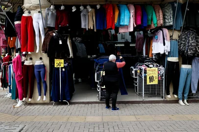 PORTO ALEGRE, RS, BRASIL, 21.05.2025: Dificuldade em preenchimento de vagas no comercio. Foto: Camila Hermes/Agencia RBS<!-- NICAID(16042462) -->