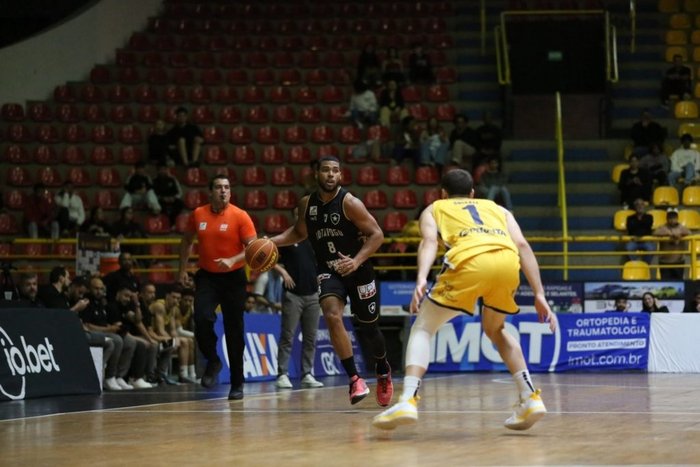 Suelenn Ladessa / Mogi Basquete Suelenn Ladessa / Mogi Basquete