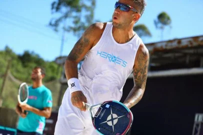 Rafael Moura, jogador de beach tennis<!-- NICAID(15259588) -->