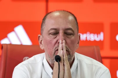 PORTO ALEGRE, RS, BRASIL, 12-12-2025: Coletiva de imprensa com o presidente do Internacional, Alessandro Barcellos. Foto: Renan Mattos / Agência RBS<!-- NICAID(16185491) -->