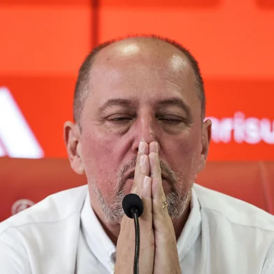 PORTO ALEGRE, RS, BRASIL, 12-12-2025: Coletiva de imprensa com o presidente do Internacional, Alessandro Barcellos. Foto: Renan Mattos / Agência RBS<!-- NICAID(16185491) -->