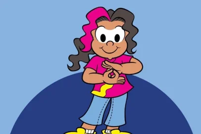 O ilustrador Maurício de Souza, 86 anos, lançou neste domingo (1º) Sueli, a primeira personagem surda da Turma da Mônica.<!-- NICAID(15083950) -->