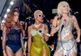 Miley Cyrus compartilha foto ao lado de Anitta e Saweetie: "Meninas Superpoderosas"