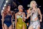 Anitta, Miley Cyrus e Saweetie se encontraram no evento de fim de ano "Miley's New Years Eve Party".<!-- NICAID(14983683) -->