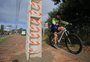 Postes são colocados no meio de ciclovia da zona sul de Porto Alegre