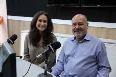 CAXIAS DO SUL, RS, BRASIL, 11/03/2025. Podcast Caixa-Forte: Dedeka - Sérgio Moacir da Rosa e Débora Cambruzzi da Rosa, pai e filha, diretores da Dedeka. (Neimar De Cesero/Agência RBS)<!-- NICAID(15995669) -->