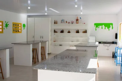 Laboratório de Ciências é construído com o apoio de comunidadeSPN, resolvido, Sõa Lourenço do Sul, Laboratório de Ciências,  Escola Francisco Frömming<!-- NICAID(14770560) -->