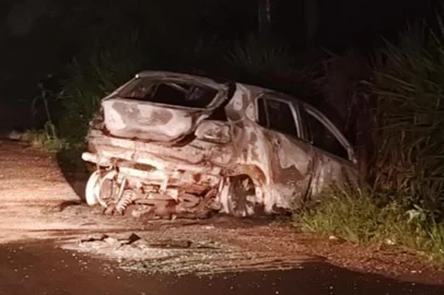 Motorista de aplicativo tem carro incendiado em Passo Fundo durante corrida<!-- NICAID(15762408) -->