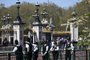 Police officers stand on duty close to Buckingham Palace in central London, on May 3, 2023 as preparations continue ahead of the May 6 Coronation of King Charles III. (Photo by JUSTIN TALLIS / AFP)Editoria: HUMLocal: LondonIndexador: JUSTIN TALLISSecao: policeFonte: AFPFotógrafo: STF<!-- NICAID(15418381) -->