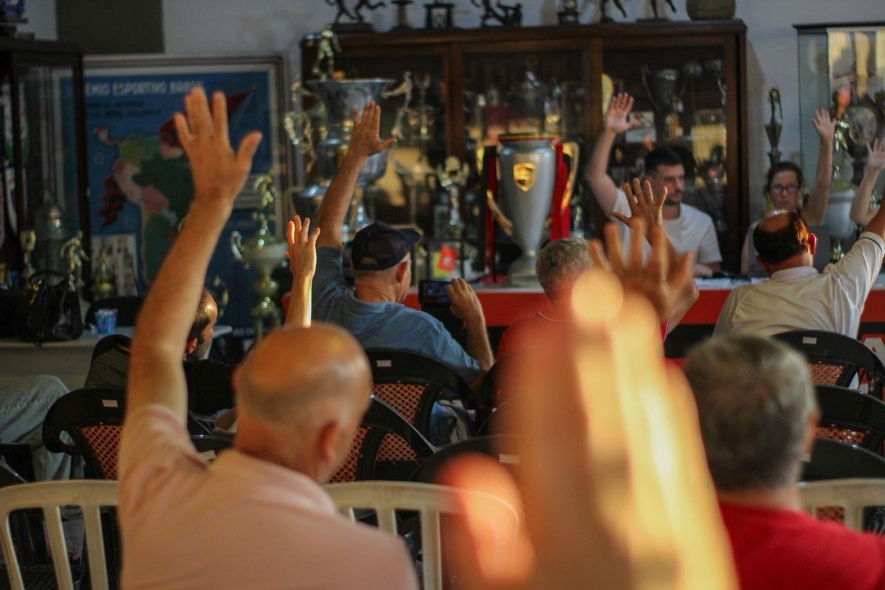 S&oacute;cios aprovam cria&ccedil;&atilde;o do Gr&ecirc;mio Esportivo Brasil SAF