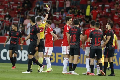 Inter x Athletico-PR, pela 32ª rodada do BrasileirãoFOTOS EM BAIXA, PARA O SITE<!-- NICAID(14940590) -->