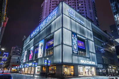 A marca de calçados Skechers será comprado pelp 3G Capital, o fundo de investimento criado pelos bilionários brasileiros Jorge Paulo Lemann, Marcel Telles e Beto Sicupira. A informação foi divulgada pela empresa nesta segunda-feira (5).<!-- NICAID(16030050) -->
