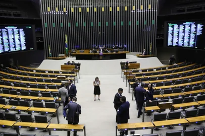 08/10/2025 - Plenário - Sessão Deliberativa da Câmara dos Deputados. <!-- NICAID(16142255) -->