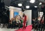 Cristina Ranzolin completa 30 anos à frente do "Jornal do Almoço" e ganha homenagem surpresa ao vivo 