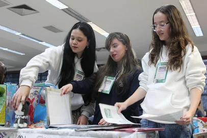 Etapa regional de Mostra Científica reúne centenas de alunos da rede pública<!-- NICAID(16125319) -->