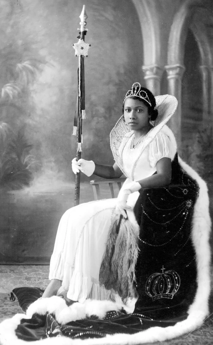 Reprodução / Livro Negro em Preto e Branco Reprodução / Livro Negro em Preto e Branco