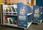 Escolas infantis de Caxias que não têm biblioteca recebem carrinhos com 100 livros e oficinas de leitura