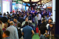 CAXIAS DO SUL, RS, BRASIL, 16/10/2025. 34ª Mercopar  - feira de Inovação Industrial da América Latina, que acontece no parque Bernardino Ramos (Pavilhões da Festa da Uva) - movimento na tarde desta quinta-feira. (Porthus Junior/Agência RBS)<!-- NICAID(16148013) -->