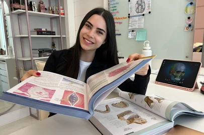 Adolescente de 17 anos ganha na justiça direito de cursar medicina antes de concluir o Ensino Médio em Passo Fundo<!-- NICAID(16010148) -->