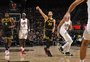 Curry bate recordes, mas Golden State perde para Cleveland na NBA