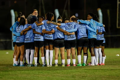 Novo Hamburgo, RS, Brasil: Pré-Jogo, GRENAL Feminino, pelo Brasileirão 2025. Grêmio x Internacional. Fotos: Duda Fortes/Agencia RBSIndexador: Andre Avila<!-- NICAID(16026066) -->