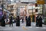 Brigada Militar dispersa protesto contra demolição de muro junto de ocupação na Cidade Baixa