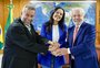 Lula recebe Juliana Brizola no Planalto e posa para foto de mãos dadas com pré-candidata do PDT
