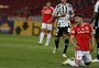 Após empate com Santos, Mauricio admite "situação complicada" do Inter na briga por vaga na Libertadores