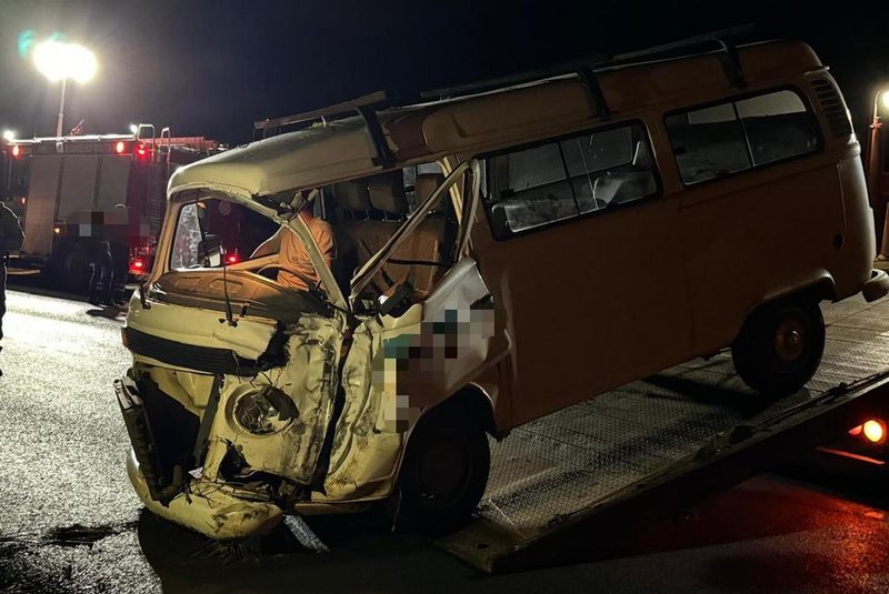 Um homem de 31 anos ficou ferido após o veículo que ele dirigia ser atingido pela roda de uma carreta na RS-135, próximo ao trevo de Coxilha na noite de segunda-feira (29)<!-- NICAID(15748662) -->