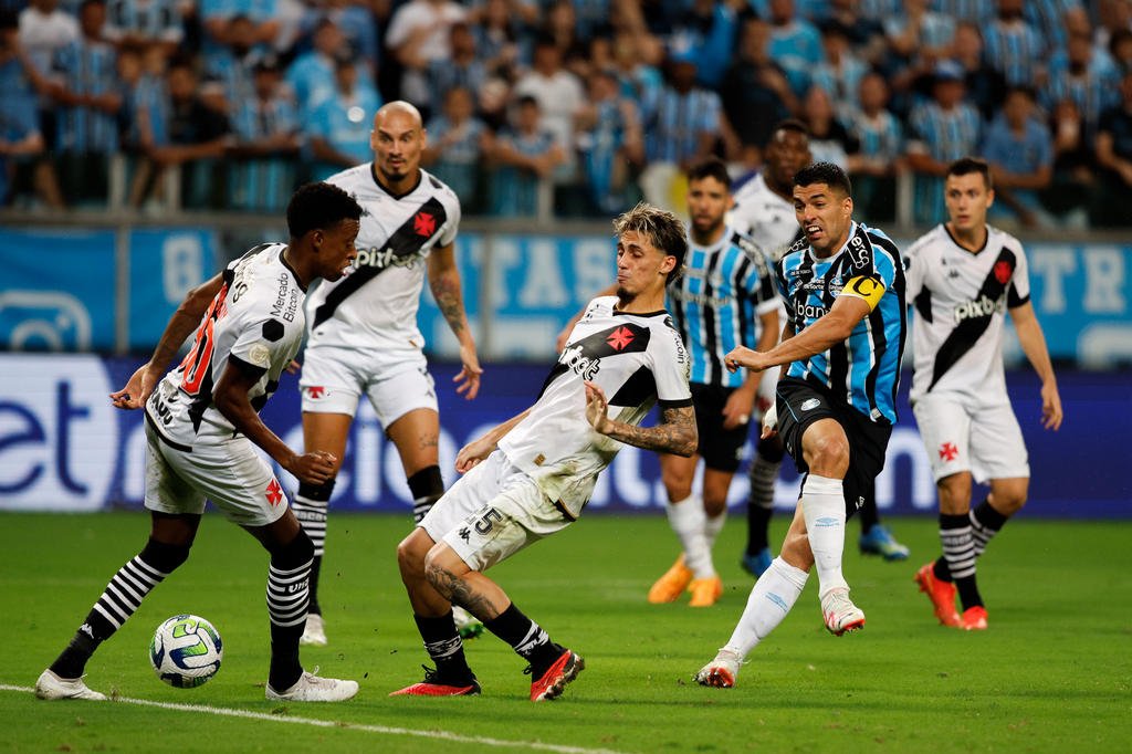 VÍDEO: os melhores momentos da vitória do Grêmio na despedida de Suárez da Arena