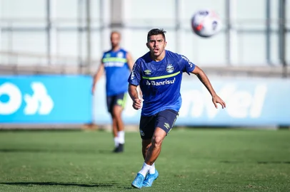 Treino Gremio RS - FUTEBOL/TREINO GREMIO  - ESPORTES - Jogadores do Gremio realizam treino durante a tarde desta terca-feira, na preparaÃ§Ã£o para a Libertadores da America 2021. FOTO: LUCAS UEBEL/GREMIO FBPAEditoria: SPOIndexador: Lucas UebelSecao: futebolFonte: Gremio.netFotógrafo: Treino Gremio <!-- NICAID(14731390) -->