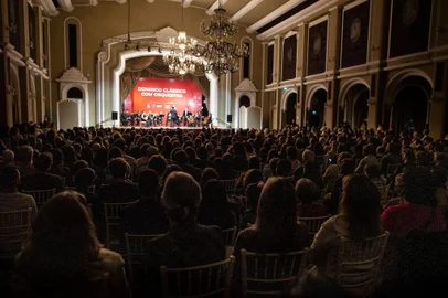 Domingo Clá¡ssico com Orquestra de Câmara da Ulbra.Indexador: Eduardo Seidl<!-- NICAID(15620326) -->