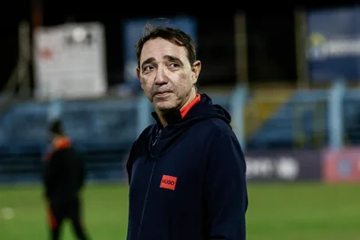 Novo Hamburgo, RS, Brasil: Pré-Jogo, GRENAL Feminino, pelo Brasileirão 2025. Grêmio x Internacional. Mauricio Salgado, técnico das Gurias Coloradas. Fotos: Duda Fortes/Agencia RBSIndexador: Andre Avila<!-- NICAID(16026037) -->