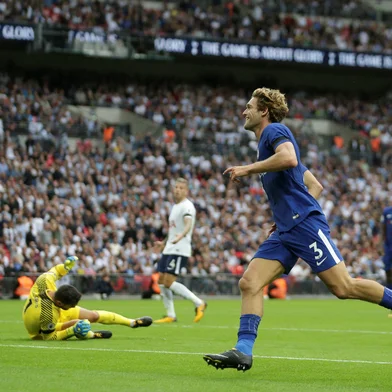 chelsea, tottenham, campeonato inglês, Marcos Alonso