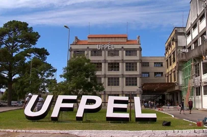 UFPel<!-- NICAID(14774996) -->