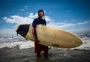 Diversão e válvula de escape: como um surfista aproveita o mar no litoral do RS