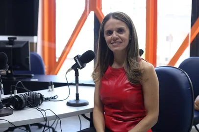 CAXIAS DO SUL, RS, BRASIL, 20/01/2026. Advogada Aline Ribeiro, especialista em Direito Empresarial, entrevistada do podcast Caixa-Forte. (Ariéli Ziegler/Agência RBS)<!-- NICAID(16207706) -->