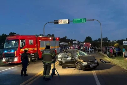 Pai e filha de um mês morrem em acidente na BR-285 em Carazinho