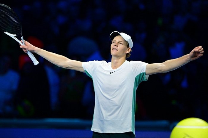 Jannik Sinner encara Medvedev na final do Torneio de Pequim